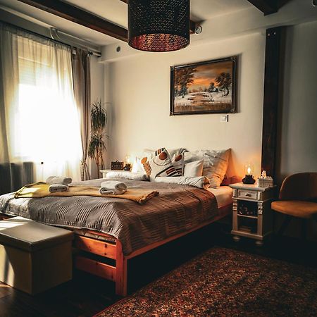 Kishaz Apartman Eger Zewnętrze zdjęcie